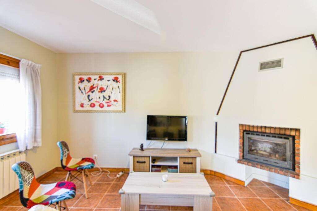Nuevo - Comodo Y Coqueto Chalet Con Jardin En Argoños Exterior foto