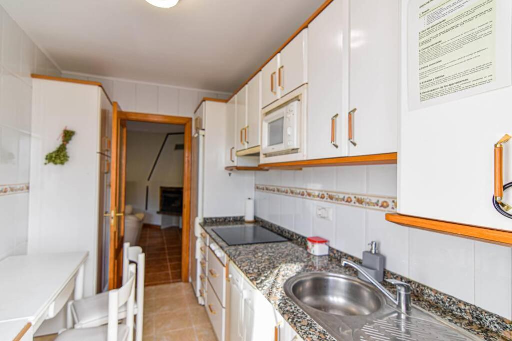 Nuevo - Comodo Y Coqueto Chalet Con Jardin En Argoños Exterior foto